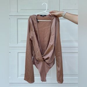 Missguided Champagne Plunge-Neck Bodysuit

Size Women’s US 2